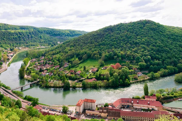 Krajobraz z Cytadeli Besancon z rzeką Doubs w Bourgogne — Zdjęcie stockowe