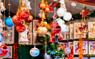 Noel ağacı süslemeleri Noel Pazarı Belediye Binası Berlin yeni