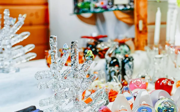 Decoraciones de vidrio en el mercado de Navidad en Riga nuevo — Foto de Stock