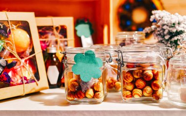 Vilnius Noel pazarında satılığa çıkarılan hediyelik eşyalar.