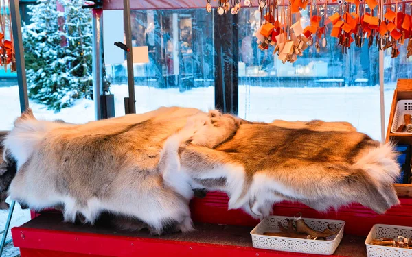 Renhorn på julmarknaden Rovaniemi Finland Lappland nytt — Stockfoto