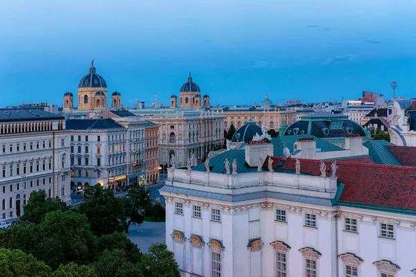 Paisaje urbano con horizonte nocturno en Viena, Austria —  Fotos de Stock