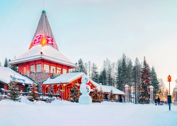 Muñeco de nieve en Santa Office Santa Claus Village —  Fotos de Stock