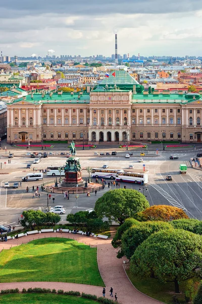 Vista de la Plaza de la Catedral de Isaac en San Petersburgo —  Fotos de Stock