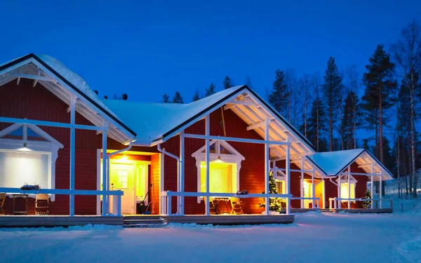 Casas de pueblo de vacaciones de Santa Claus en Laponia Escandinavia nuevo — Foto de Stock