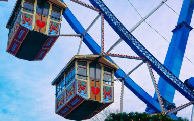 Alexanderplatz Kış Berlin 'de Noel Pazarı' nda Dönme Dolap