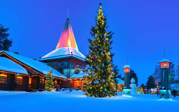 Lampy podbiegunowe w Santa Office w Santa Village nowe — Zdjęcie stockowe