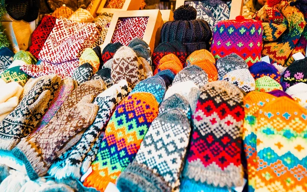 Luvas de lã coloridas Riga Christmas Market reflex — Fotografia de Stock