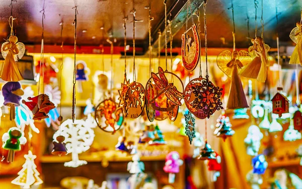 Holzsouvenirs Weihnachtsmarkt im Riga-Reflex — Stockfoto