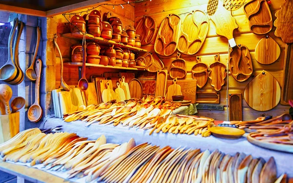 Utensilios de cocina de madera en Riga Christmas Market reflex — Foto de Stock