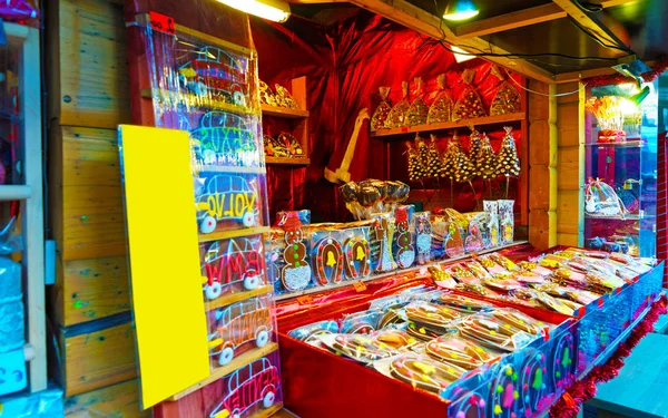 Weihnachtsmarkt-Stand mit Lebkuchen-Reflex — Stockfoto