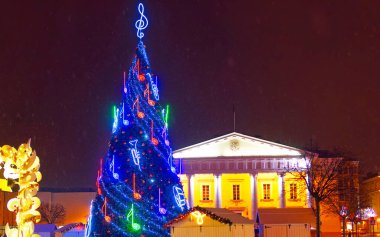 Vilnius 'un Eski Kasabası' ndaki Noel pazarında
