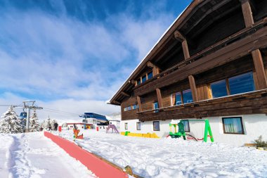 Zillertal Arena Avusturya 'da restoran ve kafeterya ahşap ev