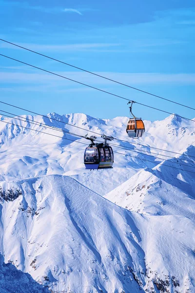奥地利Hintertux冰川滑雪胜地的缆车 — 图库照片