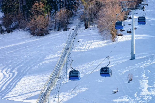 奥地利蒂罗尔Zillertal Arena滑雪胜地的缆车 — 图库照片