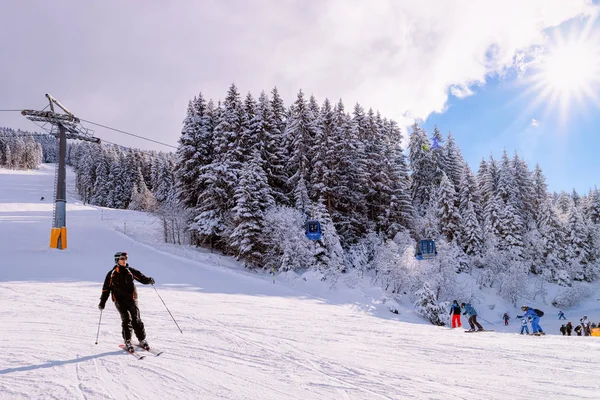 Man Skier skiing on Zillertal Arena ski resort in Austria — Stock Photo, Image