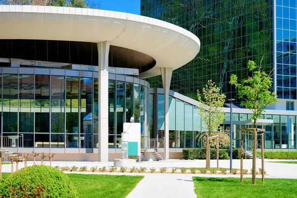 Entrance into glass Medical center in Rogaska Slatina — Stock Photo, Image