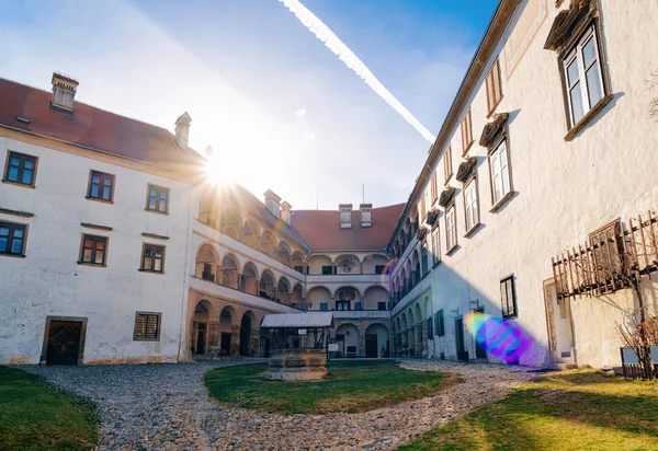 Building architecture of Ptuj Castle Slovenia courtyard — Stock Photo, Image