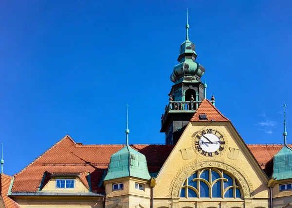 Torre com relógio de Ptuj antiga Câmara Municipal na Eslovénia — Fotografia de Stock