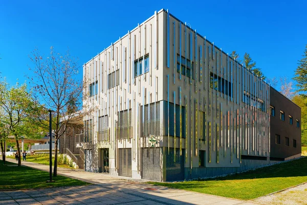 Edificio moderno arquitectura apartamento casa residencial Rogaska Slatina — Foto de Stock