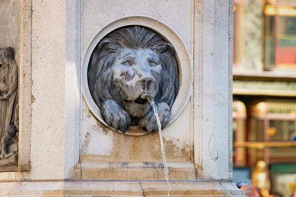 Fuente León de Leopoldsbrunnen en la calle Graben de Viena — Foto de Stock