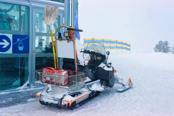 Service Snowmobile at Zillertal Arena in Austria — Stock Photo, Image