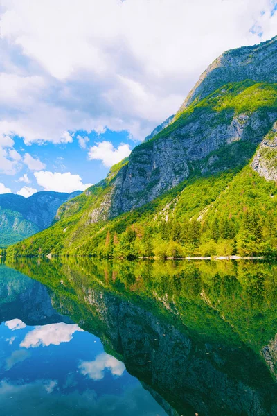 Paisaje Lago Bohinj en Eslovenia — Foto de Stock