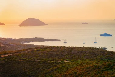 Costa Smeralda 'daki Golfo Arachi' de gün doğumu veya gün batımı