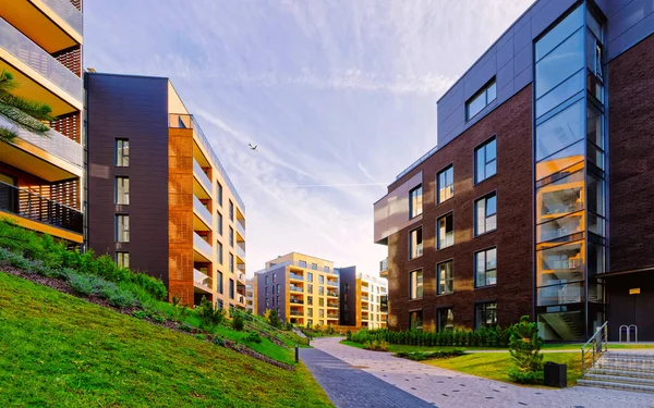 Refleksli konut binalarının modern mimarisi