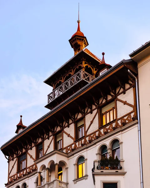 Architektura starého domu ve městě Graz reflex — Stock fotografie