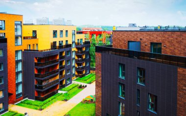 Refleksli modern mimari konut inşaatı