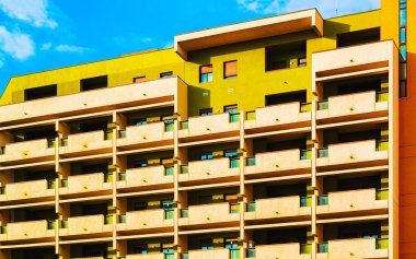 Palermo 'da refleksli bir apartman dairesi.