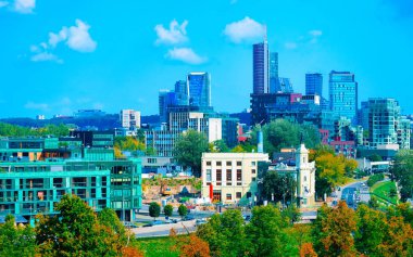 Vilnius refleksinde modern şehir merkezinin iş bölgesi