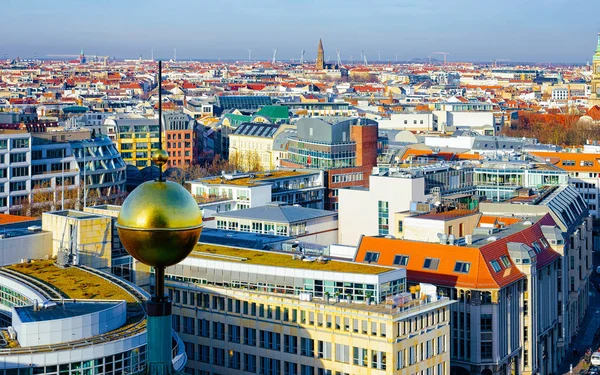 Vista aérea al paisaje urbano en el centro de Berlín Reflejo — Foto de Stock