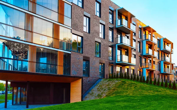 Modern residential apartment building exterior with garage reflex — Stock Photo, Image