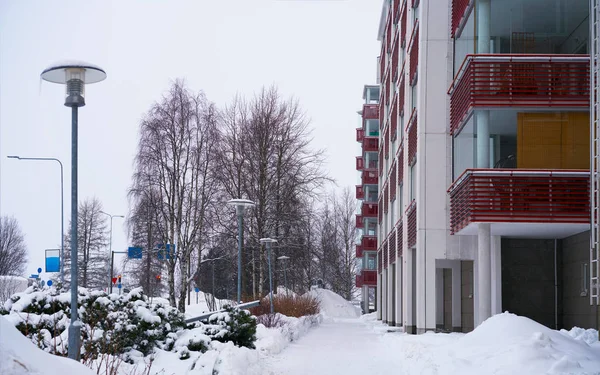 Apartamento moderno edificio residencial invierno Rovaniemi reflex —  Fotos de Stock