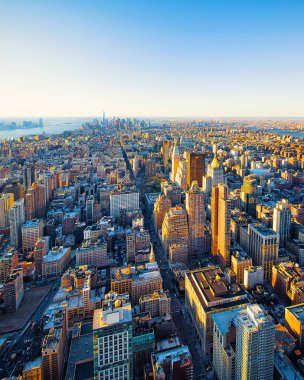 Manhattan 'ın aşağısındaki Skyline' da hava manzaralı Nyc America refleksi