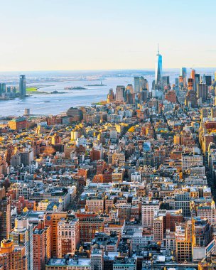 Şehir merkezindeki Skyline ve Aşağı Manhattan Ny refleksi üzerinde hava görüntüsü