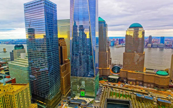 Luchtfoto van National September 11 Memorial in Financial District reflex — Stockfoto