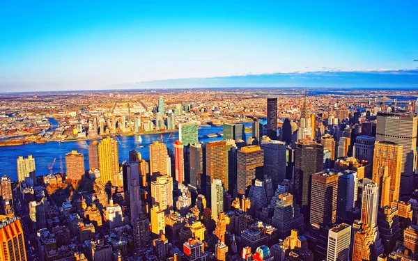 Luchtfoto op Midtown Manhattan en Long Island City reflex — Stockfoto