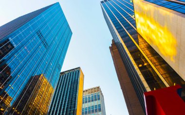 Manhattan Gökdelenleri 'nin yansıma camı Nyc refleksli alt görüntüsü