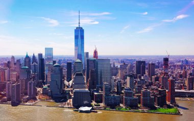 Manhattan ve Hudson Nehri 'nin hava manzarası New York refleksi