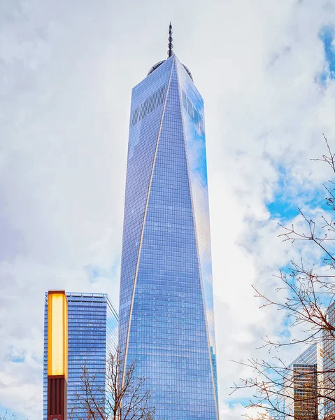 Torre Liberdade na rua do Distrito Financeiro EUA reflexo — Fotografia de Stock