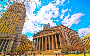 Thurgood Marshall Birleşik Devletler Mahkemesi ve New York Yüksek Mahkemesi refleksi