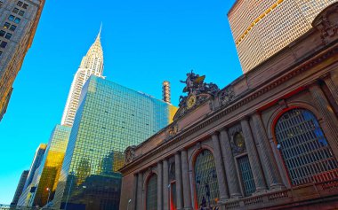 Usa refleksli Grand Central Terminal Binası girişinin sokak görüntüsü