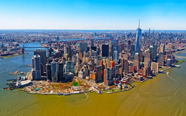 Veduta aerea di Manhattan negli Stati Uniti riflesso — Foto Stock