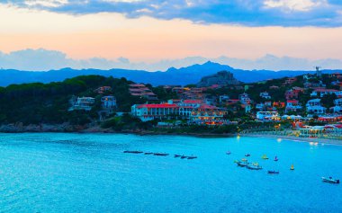 Baja Sardinya Plajı Costa Smeralda refleksi