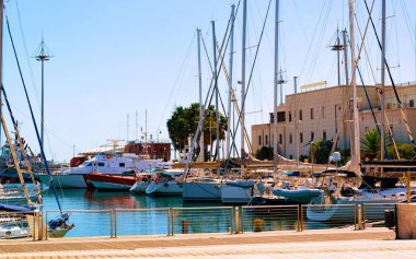 Cagliari refleksiyle liman