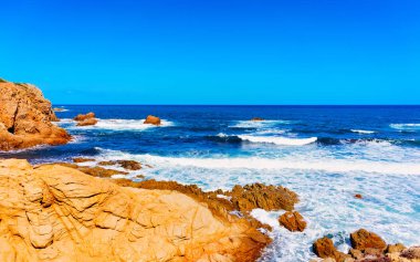 Capo Pecora 'da plaj Akdeniz' de Buggerru Sardunya refleksi