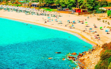 İtalya 'nın Sardunya Adası' ndaki Akdeniz 'deki Villasimius Sahili refleksi